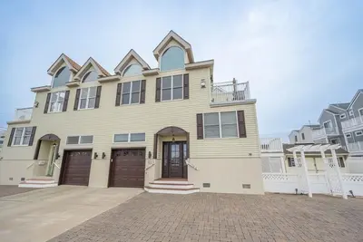 Image de Spacious home that provides both comfort and luxury!