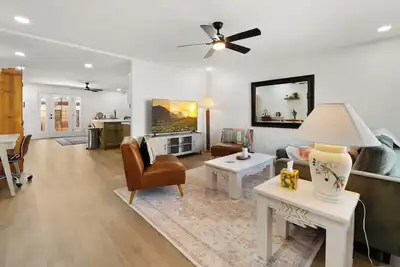 Image de Scottsdale, Pool  + Bbq, Patio- 3br!