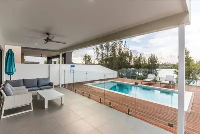 Image de Belle Vista - Luxury Home near Theme Parks & Views