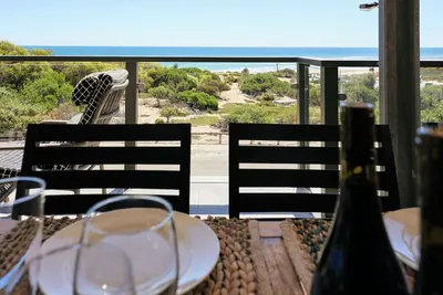 Image de Huge Beach House Mesmerising sea views 6 bedrooms for large family/friend groups