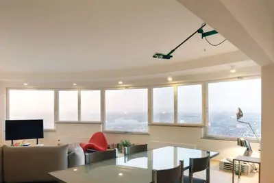 Image de High-rise apartment in Forest - 15th floor