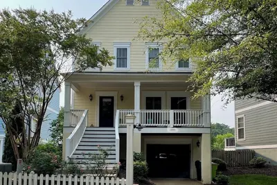 Image de Perfect for Uva Events! Walking distance to Football Stadium and Grounds.