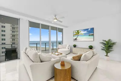 Image de West Palm Beach area Oceanfront High-Rise Condo