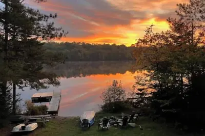 Image de Chalet et spa du lac noir dans les Laurentides