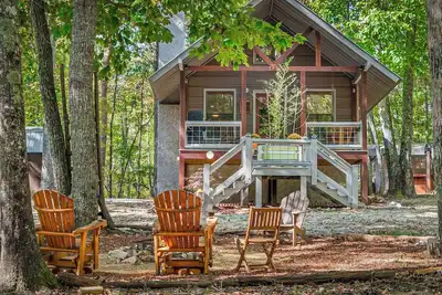 Image de Cozy 2br 1. 5 bath Hot Tub Fast Wifi Fire Pits King 2 Twin
