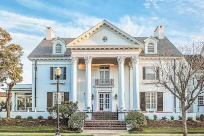 Image de Beachblock Mansion 9bd, 5bth+2hlf Bth In Ac Near Ventnor with Hot Tub