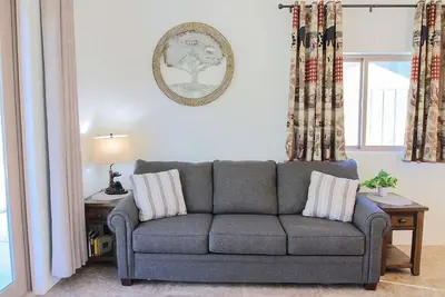 Image de Waterfront, family resort, 2 separate units, Sauna, and Jacuzzi\/ sleeps 8