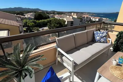 Image de 2/3p vue imprenable Mer-plage 100m/Piscine- Parc Coudouliere Six Four les plages