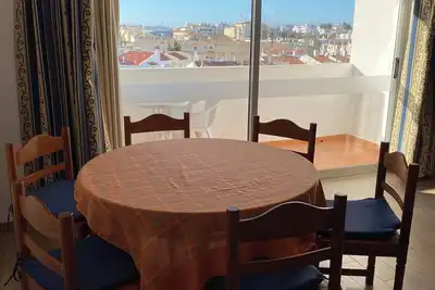 Image de T2 with air conditioning in the center of Albufeira, 5 minutes from S. Eulália beach
