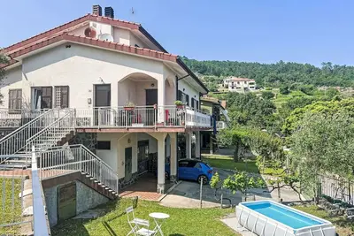 Image de Joli appartement avec climatisation, piscine privée, Tv, balcon, animaux admis et parking