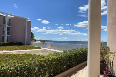 Image de Appartement T3 confortable avec climatisation, vue sur l'étang de Thau