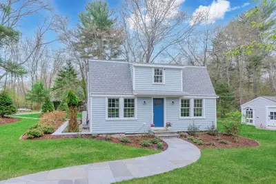 Image de Charming 3-bedroom cottage with WiFi, Ac in Rochester