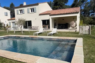 Image de Jolie villa climatisée -piscine et jardin privés-