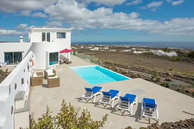 Image de The View - Quatre Chambres Villa, Couchages 10