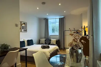 Image de Lovely 1-Bed Home | Near Maidstone High Street