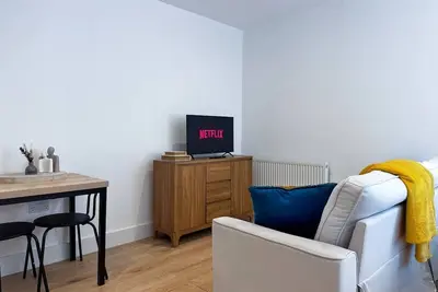 Image de Cosy Central Maidstone Suite | Perfect Location