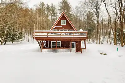 Image de Cozy duplex, upper floor w/ balcony, mountain views, lake access, Bbq, fire pit