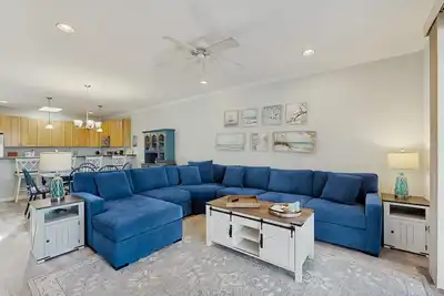 Image de Bayville Shores townhome with fabulous resort amenities and water views