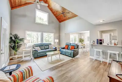 Image de Charming 3br home in Frisco with Wifi, Full Kitchen and Private Hot Tub