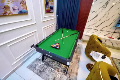 Image de 2-Bed House with 24/7 Light+WiFi+Snooker+Tennis in Lekki