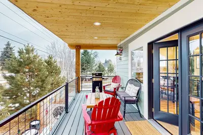 Image de Charming 2 bedroom loft with a hot tub and fire pit