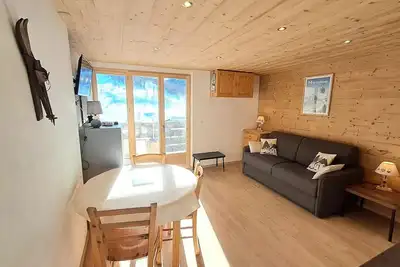 Image de Superb komplett renoviertes Studio - Süd - Balkon - Parkplatz