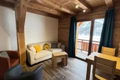 Image de Super Luxus-Duplex, Flüchtlingsstil, mit herrlicher Aussicht.