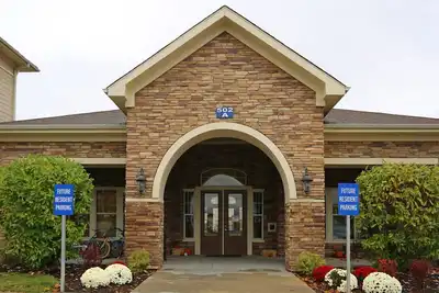 Image de \"Spacious 4-Bedroom Apartment in the Heart of Warrensburg near Ucm!