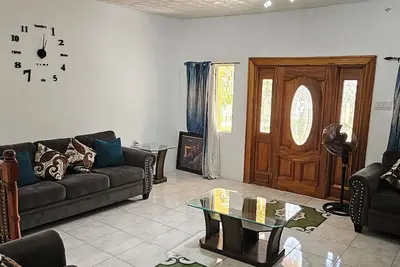 Image de Serenity Corner in a cool serene community \nAirport transfers\nLocal amenities