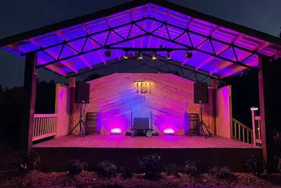 Image de Farmstay Event Space with 2 Houses on 15 Acres with Additional Amentities Avail