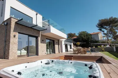 Image de Villa Merveille (villa neuve et moderne avec vue mer)