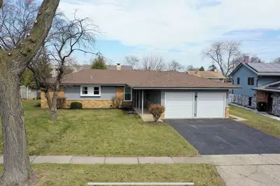 Image de Spacious Freshly Renovated 4Br/2Ba house with Ac and WiFi Near O'Hare Airport