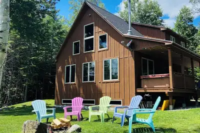Image de Cozy 4-bedroom cabin with views of Saddleback mountain- WiFi plus an Ev charger