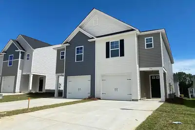 Image de 3-bedroom condo in charming West Columbia with garage and private backyard