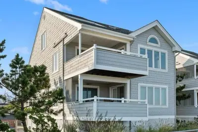 Image de Ocean Front, Beautifully Maintained Condo, Center of Sea Isle On The Promenade!