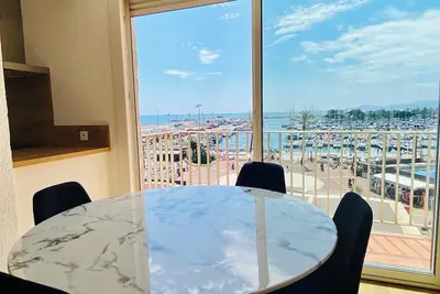 Image de 🌷  Superbe appartement - magnifique vue sur le Port 🌷