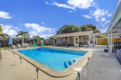 Image de New Boynton Beach Haven | KingBed | 10Min to Beach