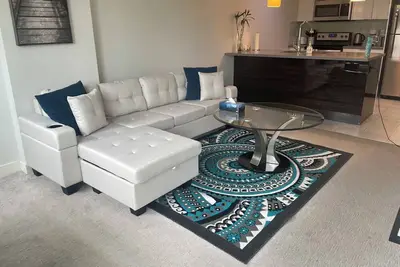 Image de Modern 1 Bedroom condo with riverview in Calagry