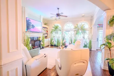 Image de Stunning Lakeview, Sleeps 12, Family Home