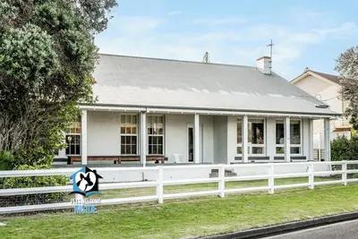 Image de The Summer Lodge - Esplanade frontage & Character charm