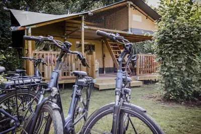 Glamping à 8 dans une Ranger Lodge