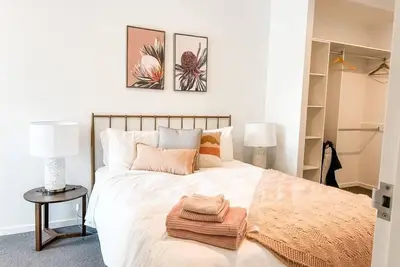 Image de Metropol - Cbd, pool, Sleeps 7