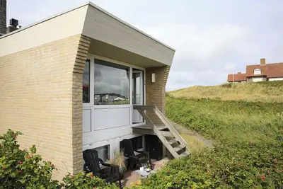 Image de Lovely apartment with terrace and private parking, only 50 m from the beach!