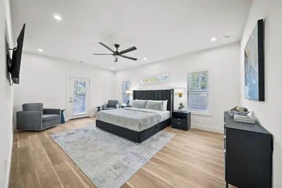 Image de Venetian Haus- Luxurious 5 bd 3ba New Construction near golf & major attractions