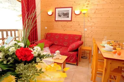 Image de À 50m des pistes de ski, remise en forme, piscine, sauna, terrasse, balcon, parking, télévision