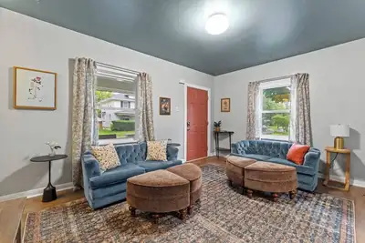 Image de Vibrant 3 Bedroom with 2 Kitchens! Near Downtown