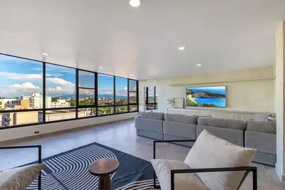 Image de Cecilia's Ph Ocean Views
