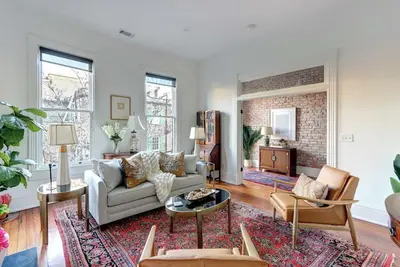 Image de The Regent on Whitaker, Lavish | Comfortable