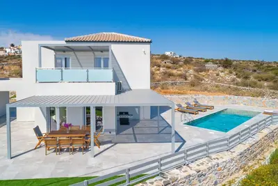 Image de Gianna's Panoramic Seaview Twin Villas with pool 2