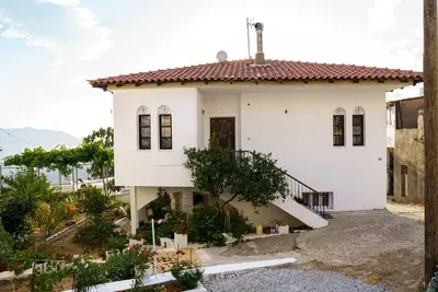 Image de Emphasis Traditional House